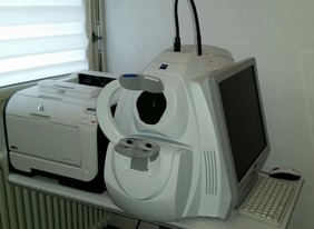 OCT Optische Kohärenztomografie (optical coherence tomography) Augenarzt Purnama in Fellbach